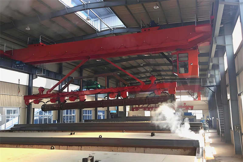 ข้อได้เปรียบทางเทคนิคของเครนเหนือศีรษะแบบคานคู่สำหรับโรงงานผลิตสำเร็จรูป