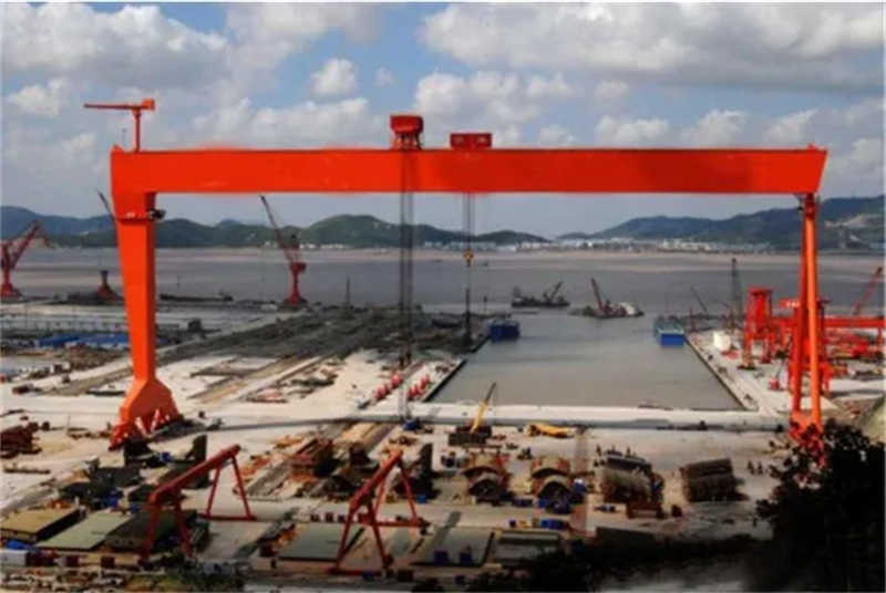 เชี่ยวชาญด้านโลจิสติกส์ยกของหนัก: เครนรางคู่สำหรับอู่ต่อเรือ Dongqi ME รุ่น