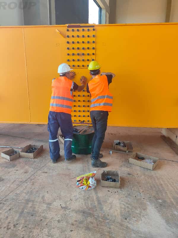 Connecting the main beam