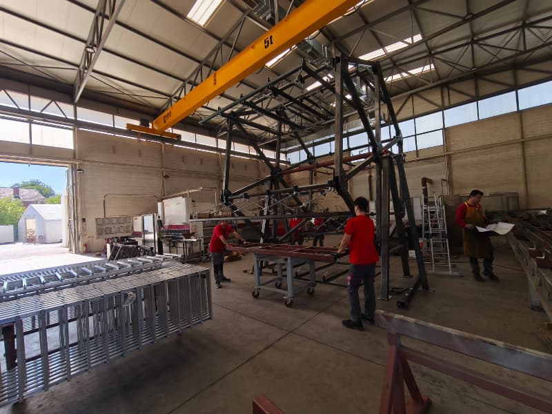 HD-type 5-ton European-style single-girder bridge crane installed in Serbia