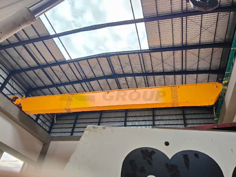 One main beam is on the track