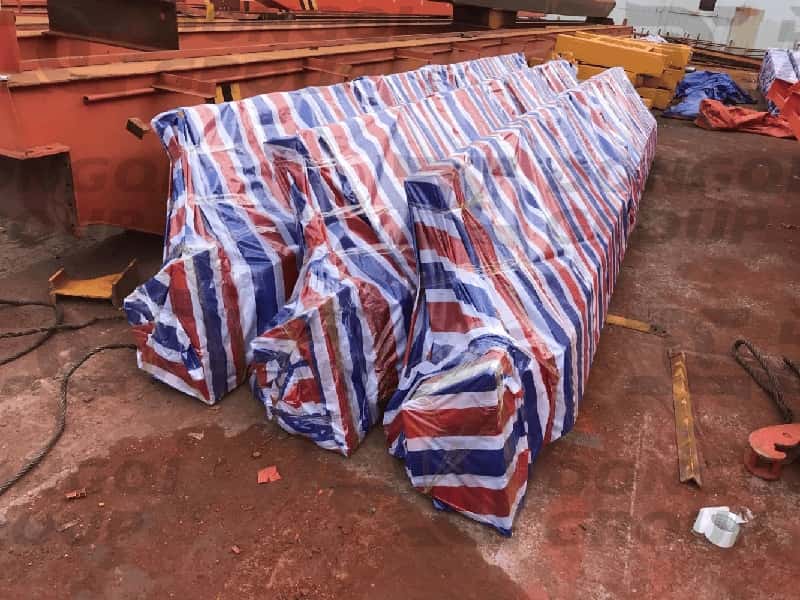 Use waterproof cloth packaging