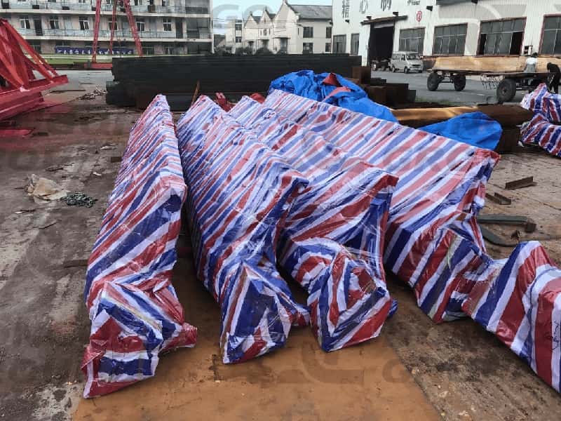 Use waterproof cloth packaging